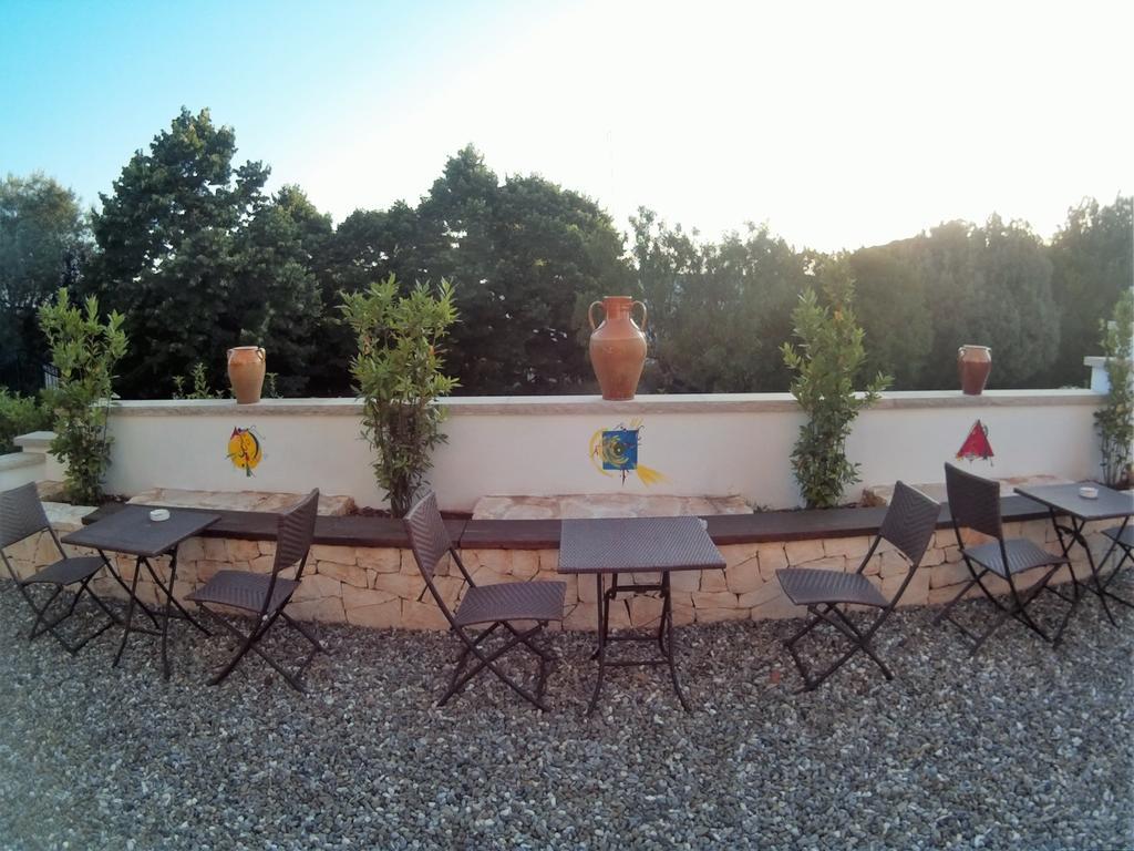 Art Rooms Joyful People Alberobello Eksteriør bilde
